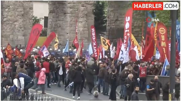 İstanbulda 1 May nümayişinə çıxan insanlarla toqquşmalar başladı: Saxlanılanlar var - FOTO