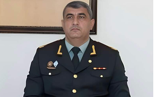 General 10 illə razılaşmır