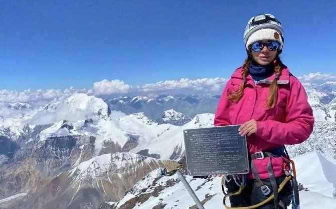 Qadın alpinist həyat yoldaşının öldüyü yüksəklikdə can verdi