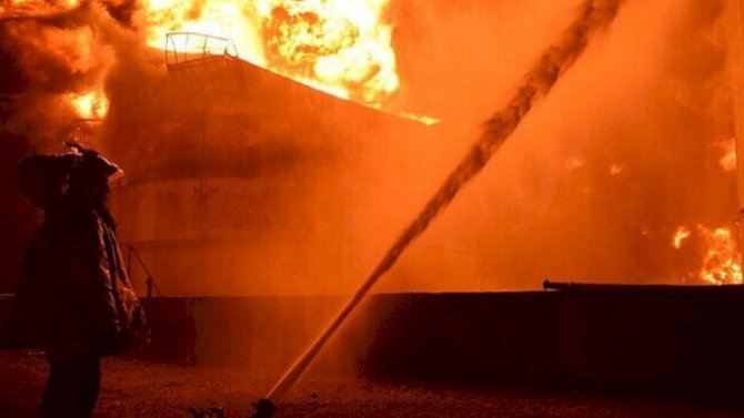 Ukrayna ordusu Rusiyanın iki neftayırma zavoduna zərbələr endirdi